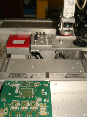Leiterplatten - SMD Bestückungsautomat für Kleinserien